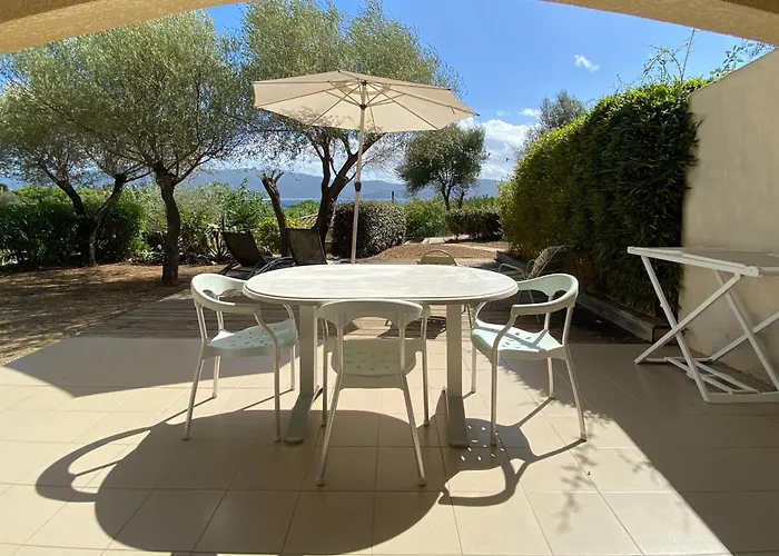 Prázdninový areál Ogliastrello Olmeto (Corsica)